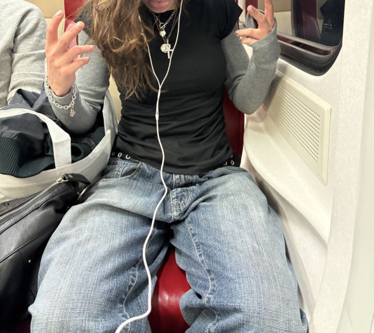 beakid_'s tweet photo. my boring ass outfit https://t.co/F8ynvlBGcY