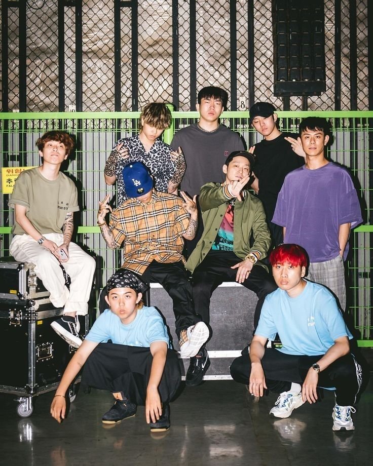 Ouuu_12's tweet photo. 앰비션 뮤직 10주년 축하해 https://t.co/okqYXoA53C