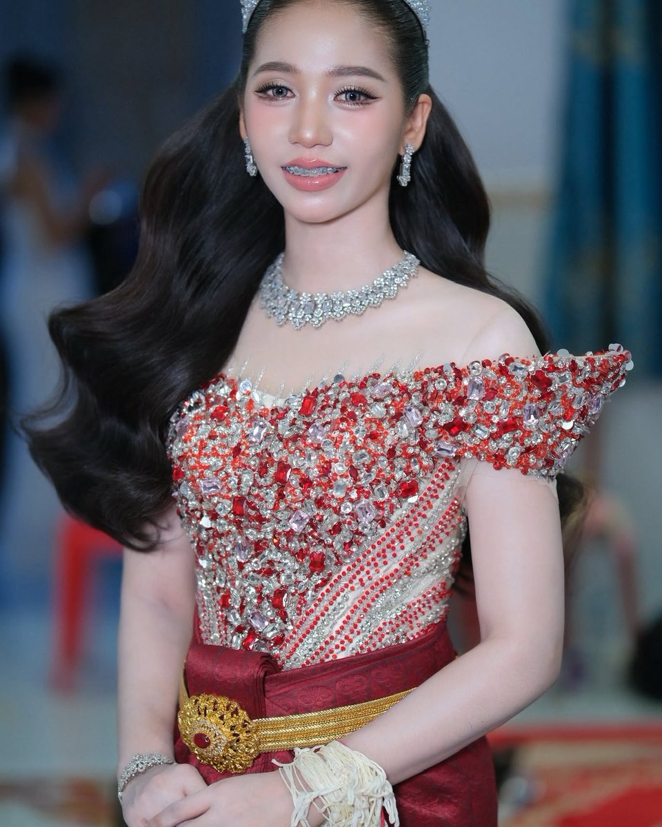 johncampbellfri's tweet photo. Reception outfit 
Mae An Bridal Boutique, Krol Ko Market 
Makeup: Nhem Vitou 
Hairstyle: Ma Horng 
Dress: Chhuon Chhun https://t.co/CVIfFwy3HR