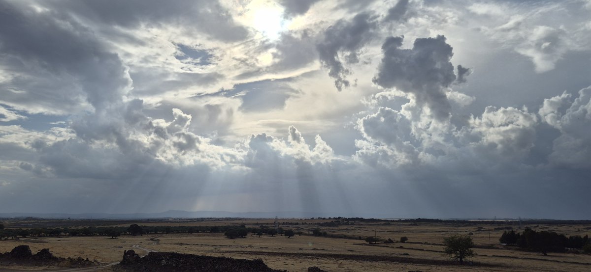 antoniodl_'s tweet photo. 17:53 h. CÁCERES  🟠.  #TiempoExtremadura https://t.co/yKbz0XmIyi