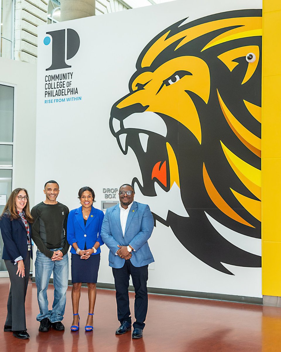 CCPedu's tweet photo. A new landmark for Lion pride! 🦁💛💙

Whether you’re a current student, alum, faculty or staff member, or friend of CCP, this wall is for all of us. Stop by, snap a photo and show us your Lion pride! 📸✨ https://t.co/Rzx842mLwi