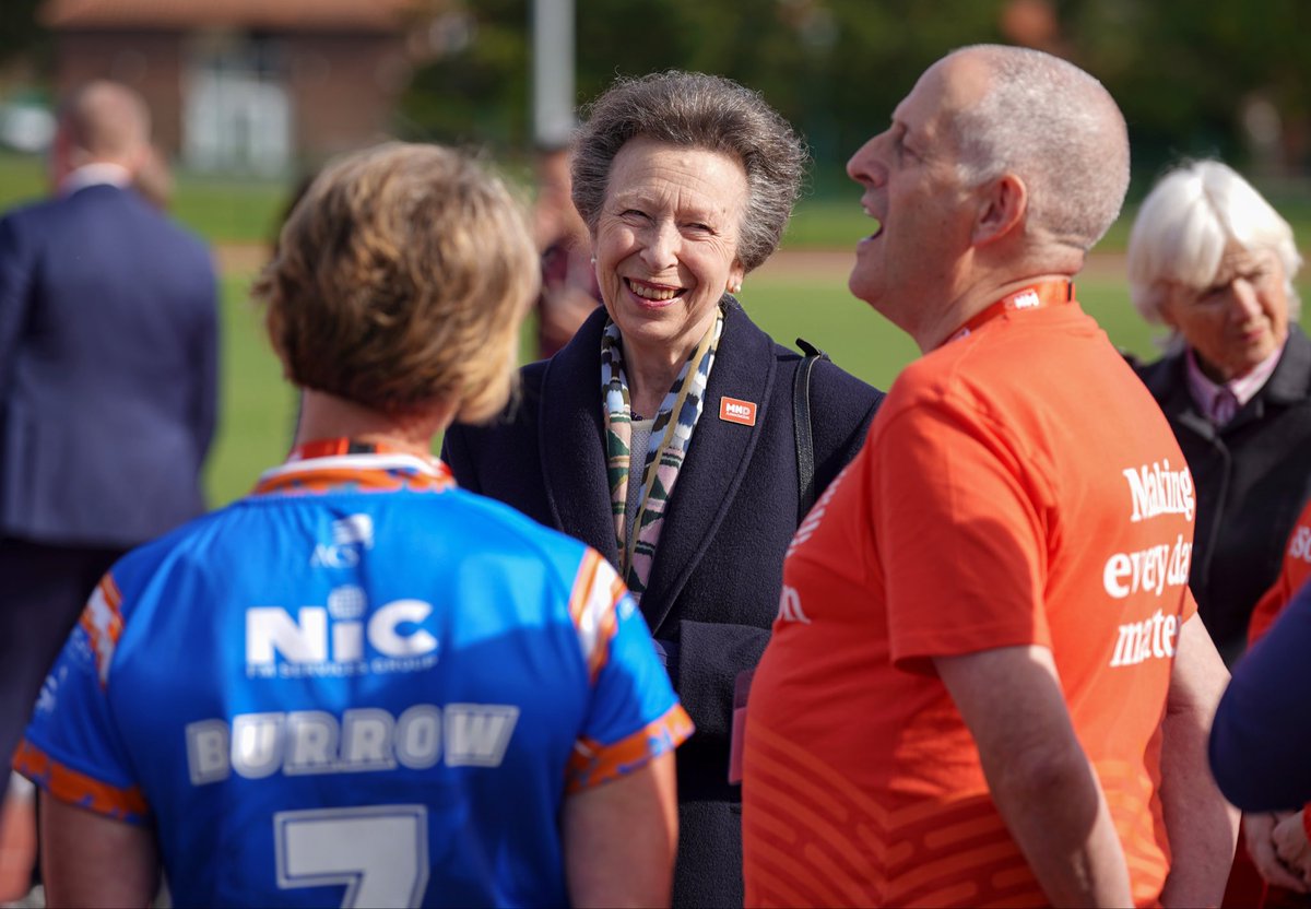 RoyalFamily's tweet photo. Wishing Sir Kevin Sinfield the very best of luck on 7️⃣ Ultra Marathons in 7️⃣ days, in support of the MND community and in memory of Rob Burrow CBE.

The Princess Royal spent time with Kevin, as well as the brilliant MND Association staff, carers, families and supporters, who will join him on this remarkable journey. 💙