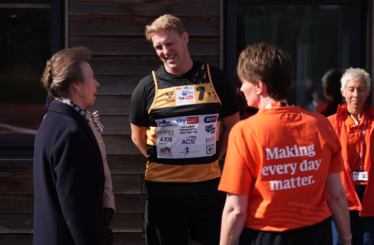 RoyalFamily's tweet photo. Wishing Sir Kevin Sinfield the very best of luck on 7️⃣ Ultra Marathons in 7️⃣ days, in support of the MND community and in memory of Rob Burrow CBE.

The Princess Royal spent time with Kevin, as well as the brilliant MND Association staff, carers, families and supporters, who will join him on this remarkable journey. 💙