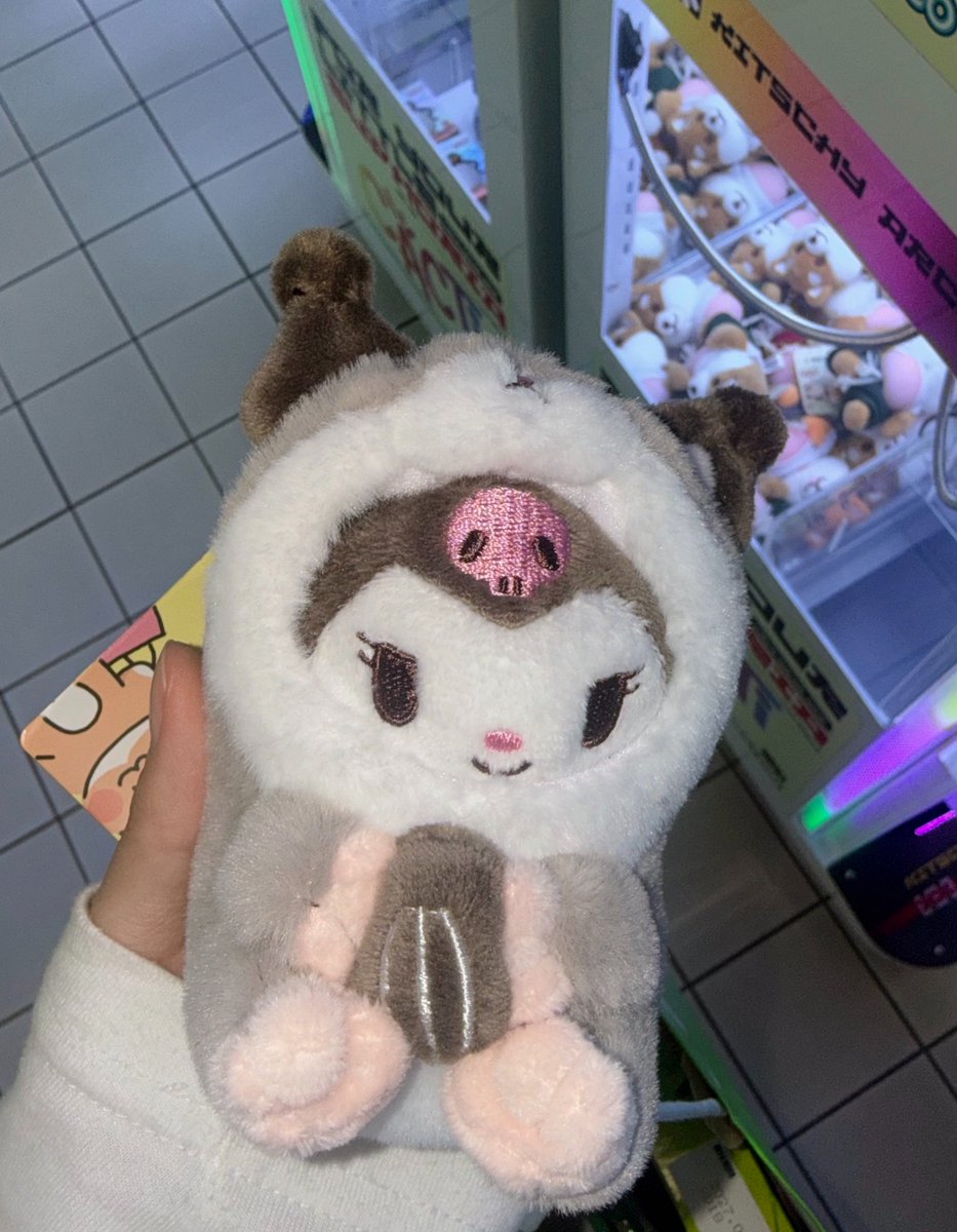 huchu03's tweet photo. 저 별로 바라는 거 없어요 🎶
즐거우면 그만 ~_~

근데 짱구 마스크팩은 얼굴에 올리니까 걍... 웃김 .. https://t.co/yJ61bunZyl