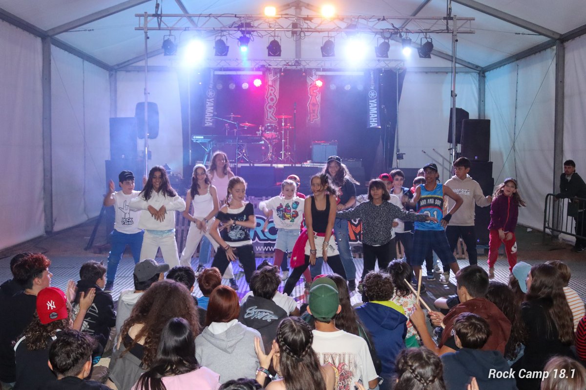 RockCampES's tweet photo. Es increíble el talento que desprendéis en cada turno. Lo vemos desde el primer día, en la naturalidad con la que os arrancais a cantar en mitad del pinar o en las ganas que le ponéis a cualquier actividad.
Si quieres vivirlo el próximo verano, https://t.co/1rl3zvesp0 #rockcamp https://t.co/DOwUxkeo8d