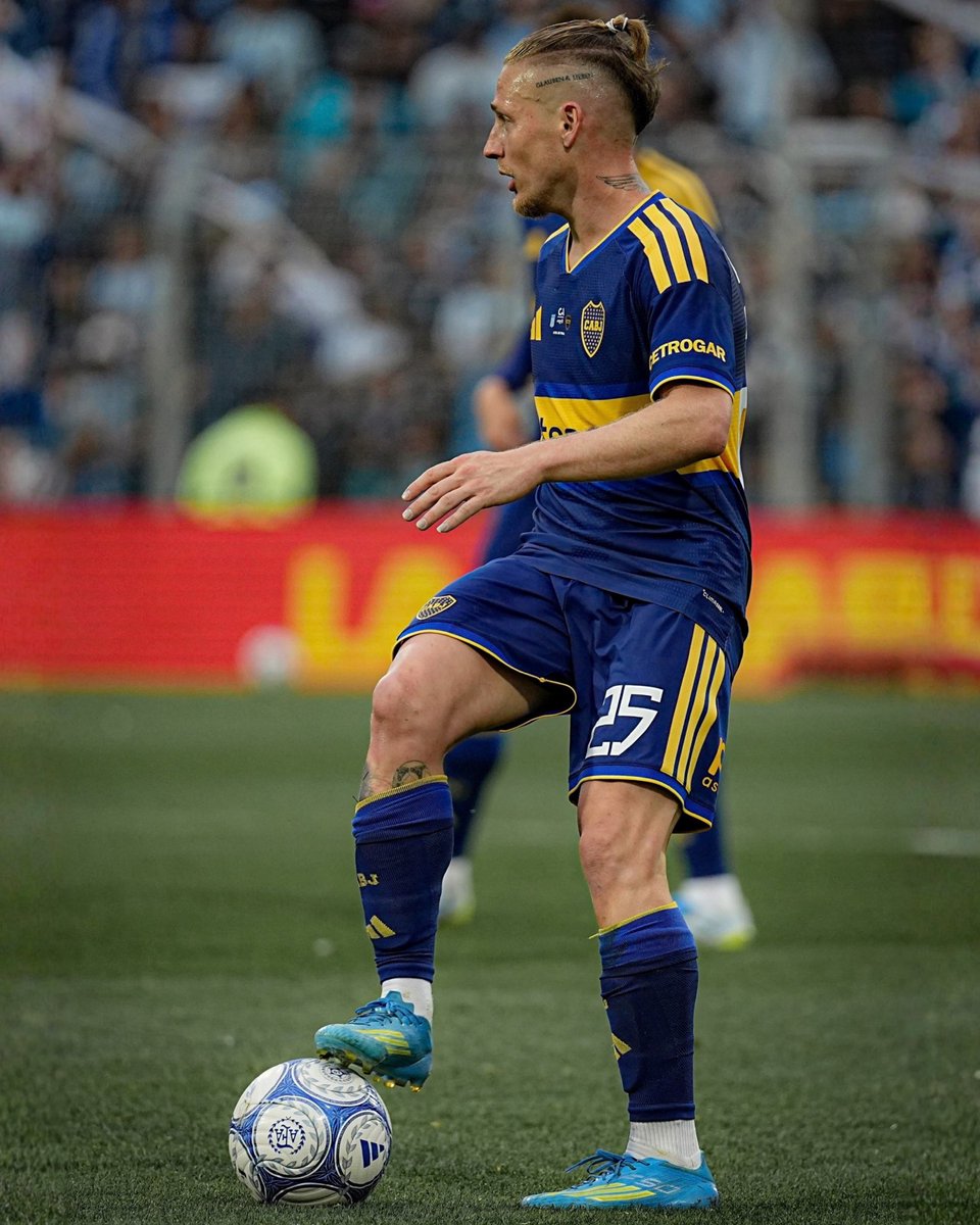Ascacibar97's tweet photo. Gran esfuerzo de todos luchando por el triunfo hasta el final  💙💛💙 
VAMOS BOCA VAMOS @BocaJrsOficial https://t.co/158kBrb0Ur