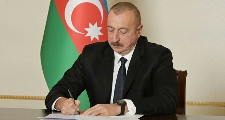 MediaAz1's tweet photo. Президент назначил нового главу Гарадагского района Баку.
https://t.co/dkDM2LU4ej
#новости #mediaaz #Азербайджан #Южныйкавказ #президент #ив https://t.co/XMXXnWERwK