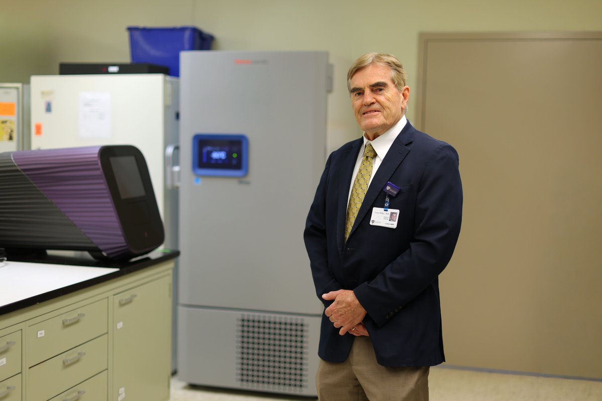 UToledoMed's tweet photo. Dr. James Willey, a pulmonary physician at UToledo Health and holder of the George Isaac Chair in Cancer Research, has received a $200,000 Stand Up To Cancer grant to support a simple, noninvasive screening test for lung cancer. 

UToledo News: https://t.co/WGLbk4FDij https://t.co/mJDLr0IpNJ