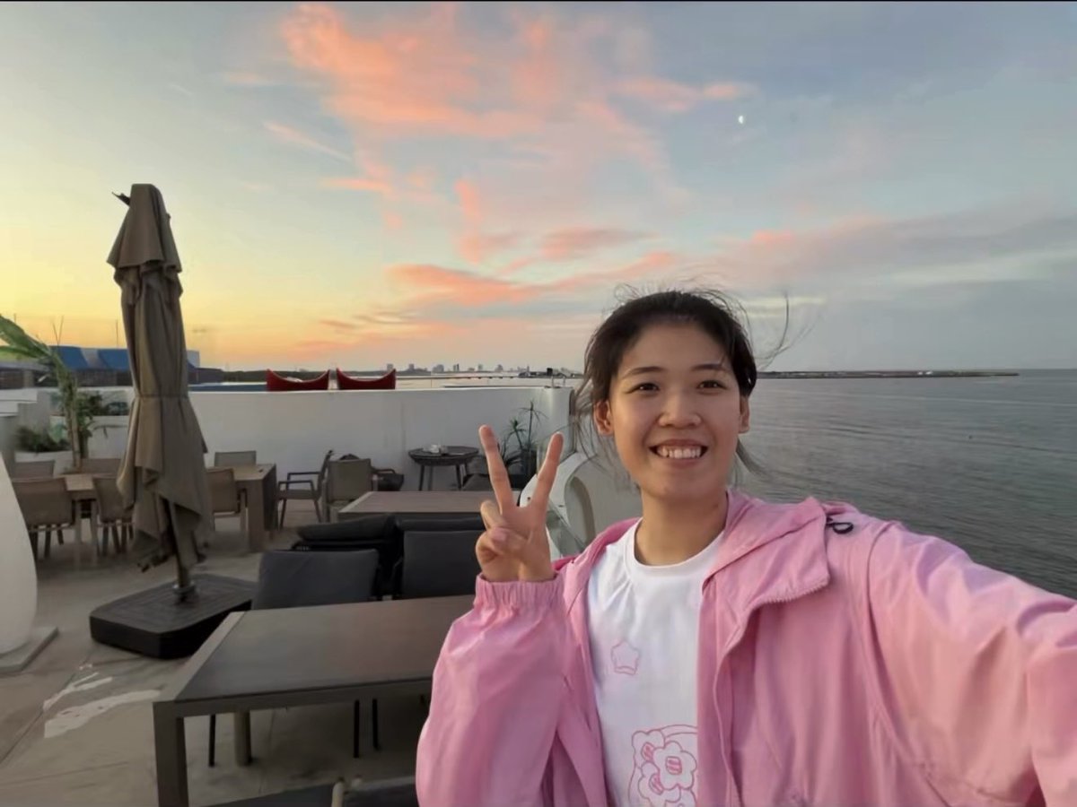 LYY_0219's tweet photo. [080926] Li Yingying Douyin update: 感受风,感受平静,感受此刻的安宁。

แปล : สัมผัสสายลม, สัมผัสความสงบ, สัมผัสความร่มเย็นเป็นสุขในเ��ลานี้

*ช่วงนี้ยังอยู่ในช่วงพักฟื้นเริ่มต้นในการรีแฮบของอิ๋งอิ๋ง ทำให้ยังไม่สามารถกลับมาใช้กำลังเยอะๆได้*

#วอลเลย์บอลหญิง #liyingying #หลี่อิ๋งอิ๋ง https://t.co/EfE0Om3qQi