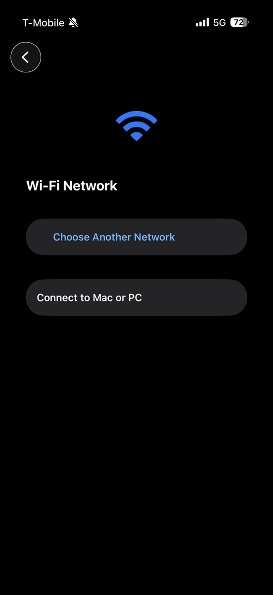 Plz04's tweet photo. HELP MY PHONE UPDATED AND NOW IM STUCK! All I did was shut off my phone to be able to put on a new screen protector oml- now I’m hoping this message will go through https://t.co/LCprCnaey0