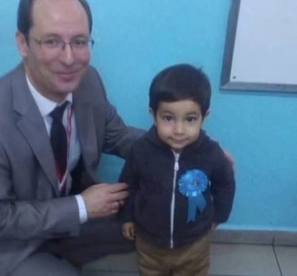 lisansldindar's tweet photo. Üniversiteye başlarken harika bir kariyerimin olacağını sanarken benim masumiyet https://t.co/bVlhPzwJPP