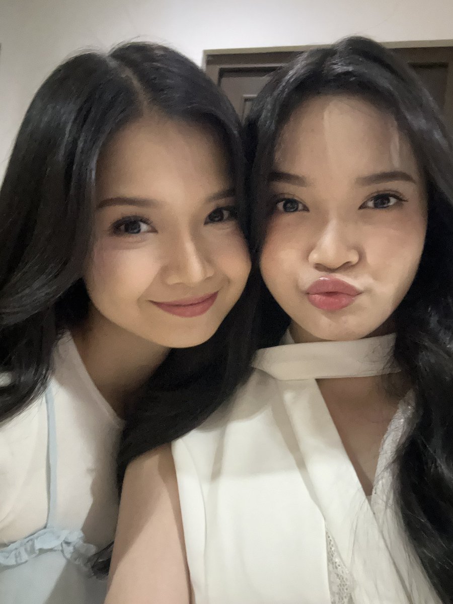 Ribka_JKT48's tweet photo. #SenIndah 😲😲😲 https://t.co/7GrvFdcDW8
