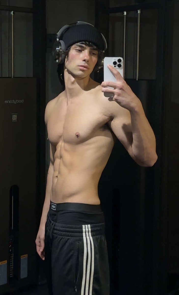 TheHottestMen_'s tweet photo. All Stars ✨
Round I - Group X - 1st Round of votes:
Jacob Rott / #Germany / 26 / Model / Instagram: jacobrott
#JacobRott
(📸 Credit to the rightful owner. Dm for credit/removal) https://t.co/ZcgZcU3HSo