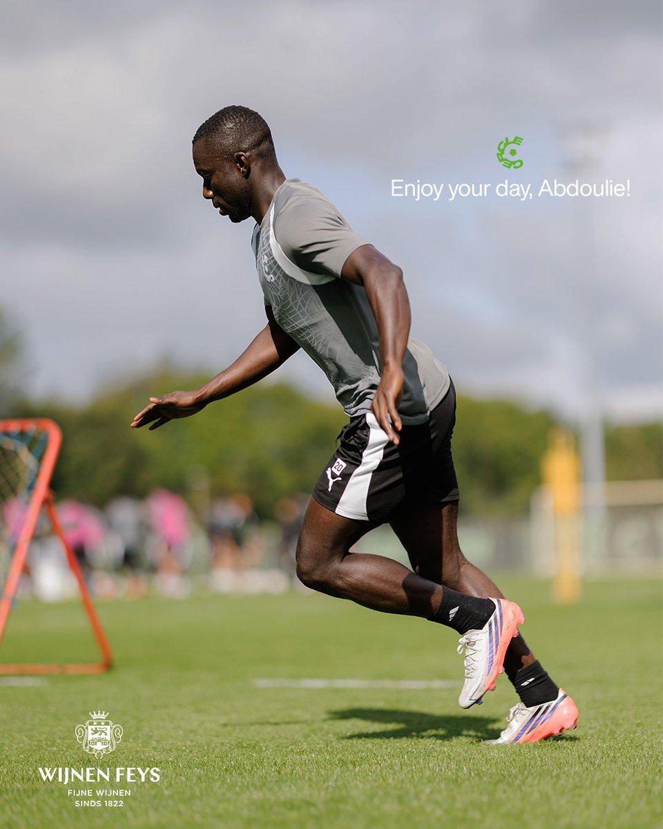 cercleofficial's tweet photo. Gelukkige verjaardag, Abdoulie! See you back on the pitch soon. 💚🖤 https://t.co/gRbZmKLbXW