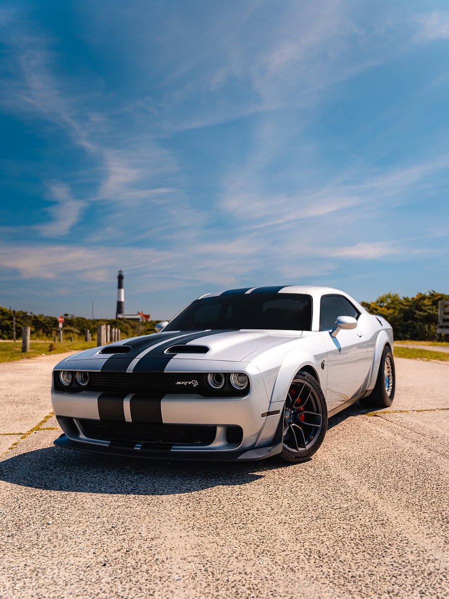 KingOfMopar1's tweet photo. A perfect blend of elegance and absolute chaos https://t.co/CpmvE8wEWu