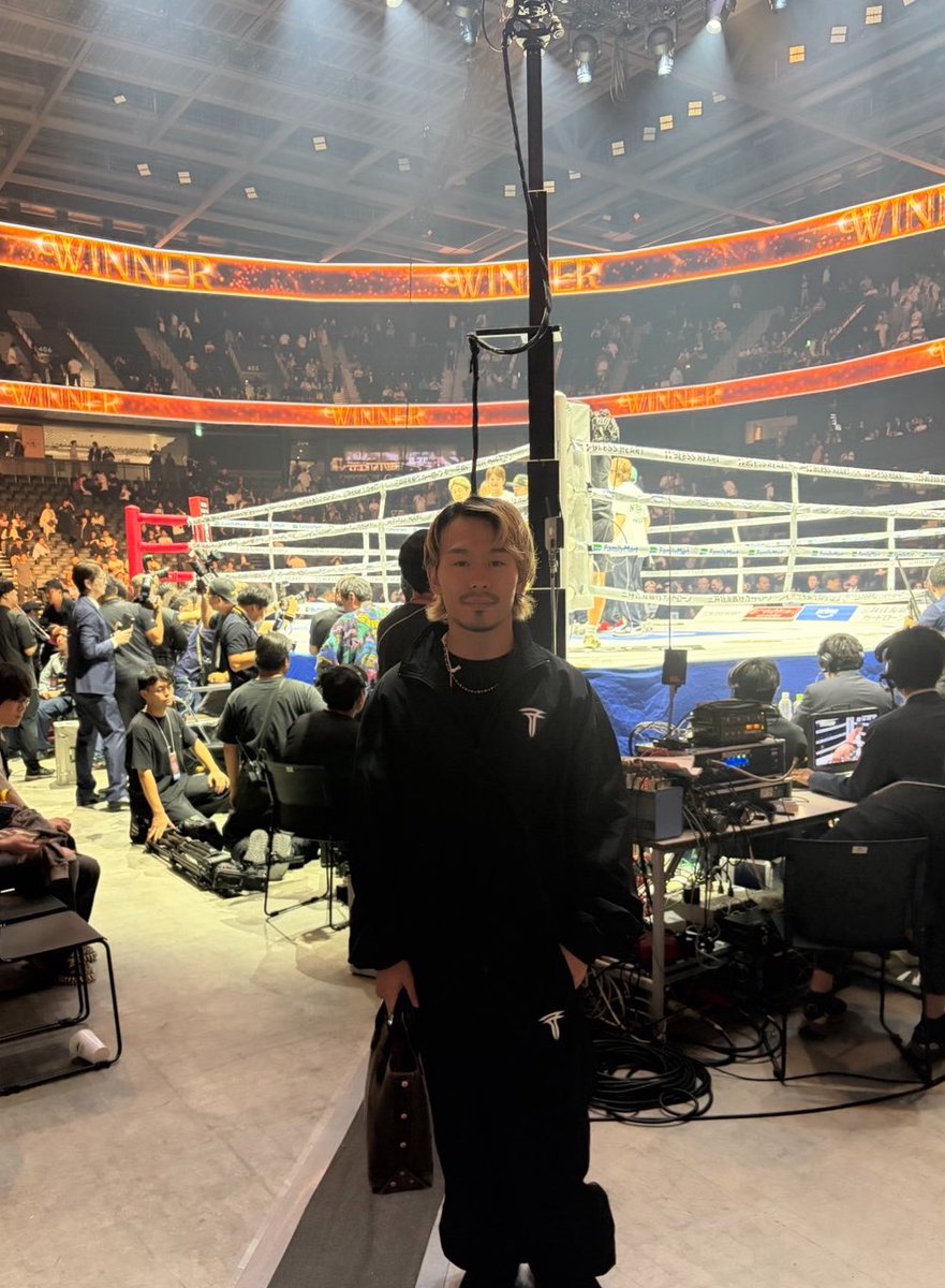 GoodOzanari's tweet photo. 笑ってるのはいつも、闘わない奴ら。
昨日リング上で闘ったボクサーは全員カッコよかった。 https://t.co/Ndn4DpMNhu
