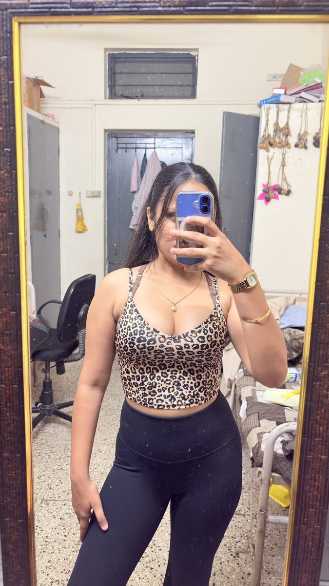 Jinchargee's tweet photo. I want a slim tummy 😭🙏🏻💅🏻⭐️ https://t.co/1a6gSTd5hV