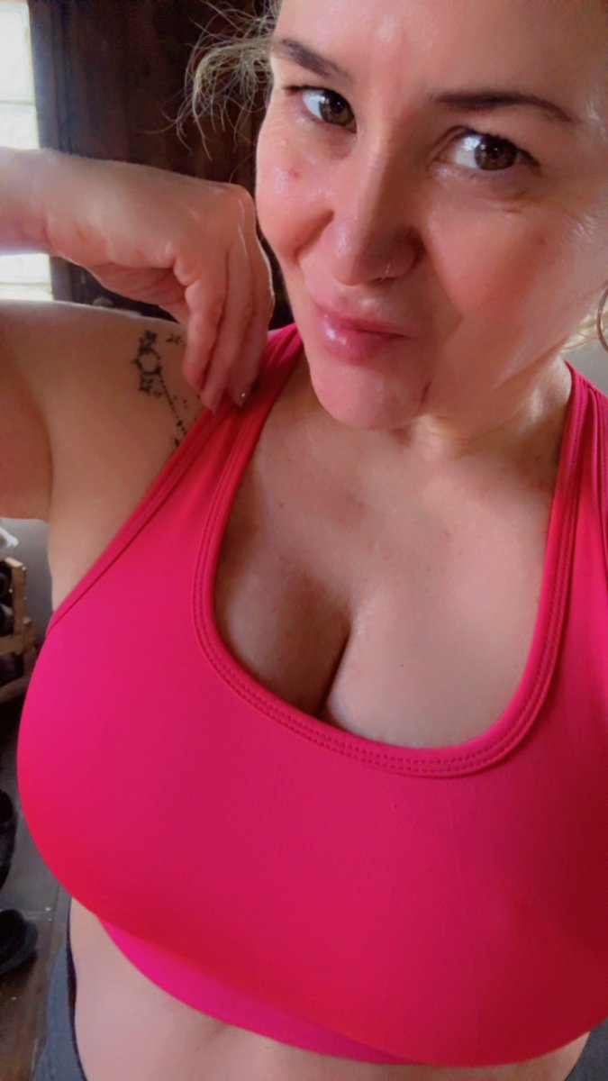 VeraSmith2026's tweet photo. Mommy is getting stronger. 💪
Little boys better keep up. https://t.co/BtG166IZqT