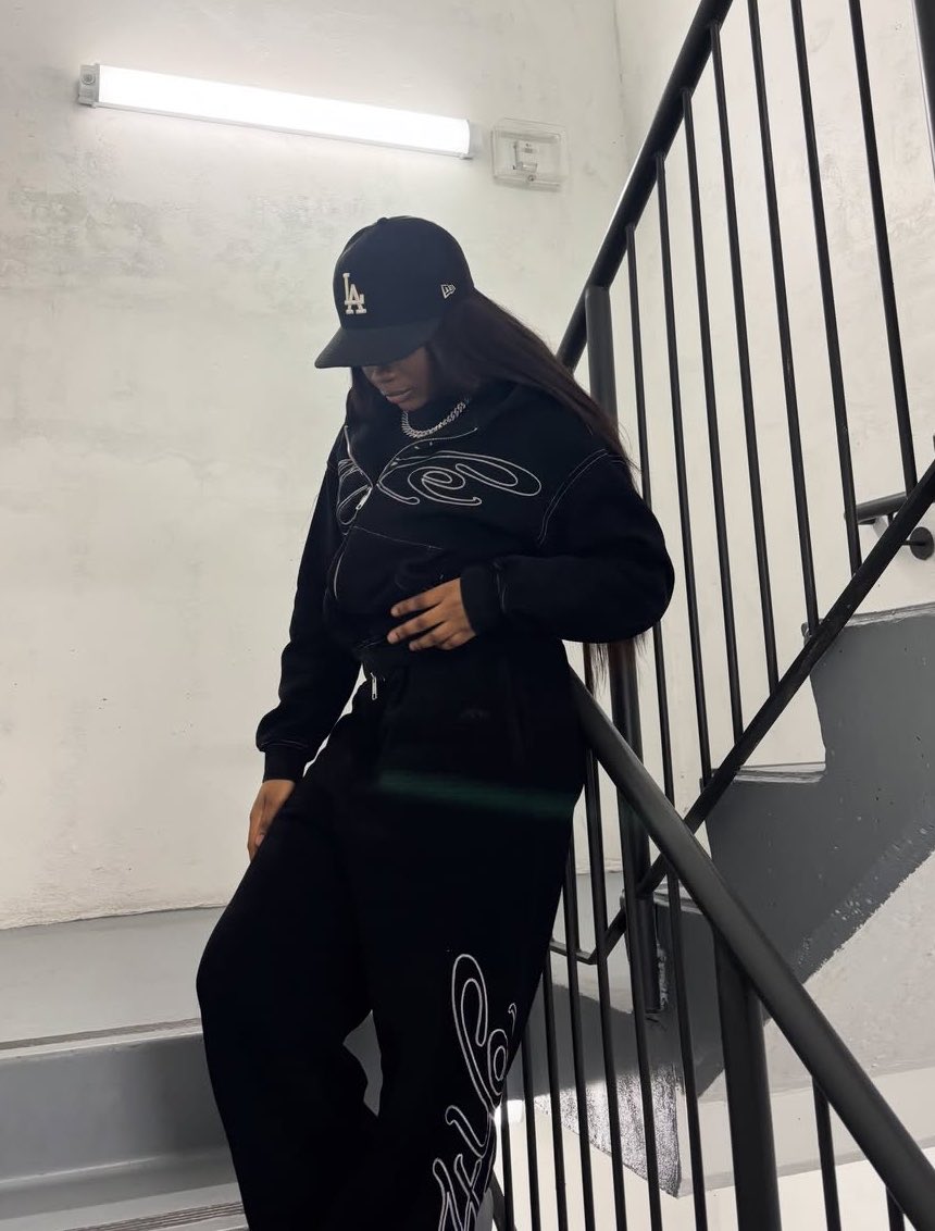 shop4YE's tweet photo. #4YEfits https://t.co/rId2ULhX1o