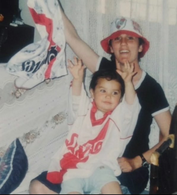 gonzalezmartt's tweet photo. Cuando me dicen como no vas a ser del mismo club que tu viejo pero yo agradezco todos los días de mi vida poder compartir la misma pasión que mi vieja https://t.co/Cuc3gcHACL