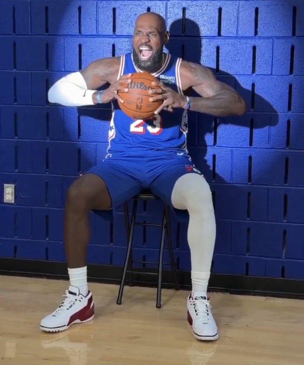 PlayoffLucro's tweet photo. NOO BRO ITS ACTUALLY OVER 🥀 https://t.co/1TzXv2mPH7