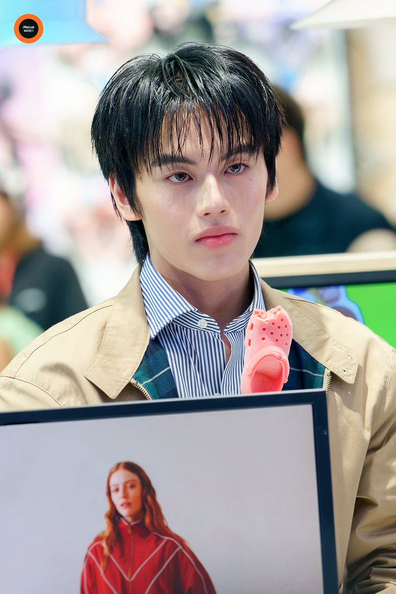 fanclubnation's tweet photo. ทีเจบอย 🖤🔥
#CrocsthX9214KIDS #CrocsCentralwOrld
#9214KIDS #TJprinwat https://t.co/zyjtw2ftgm