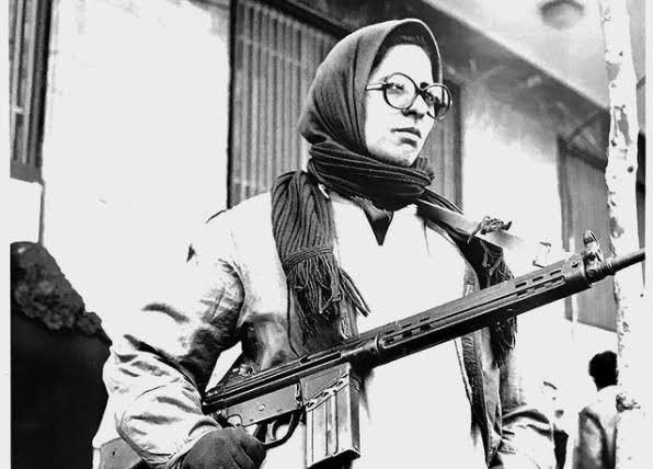 MIGA701's tweet photo. @Fahimehkhezr نکنه فکر کردی اینا رو ما ندیدیم که بخوایی با سفید نمایی سنگ اندازی کنی در مسیر انقلاب شیروخورشید ما تو افکونی برو راجع به کشور خودت گوه بخور طالبان دارن دختر  و پسراتونو میکنن https://t.co/hkvSE4xzOM