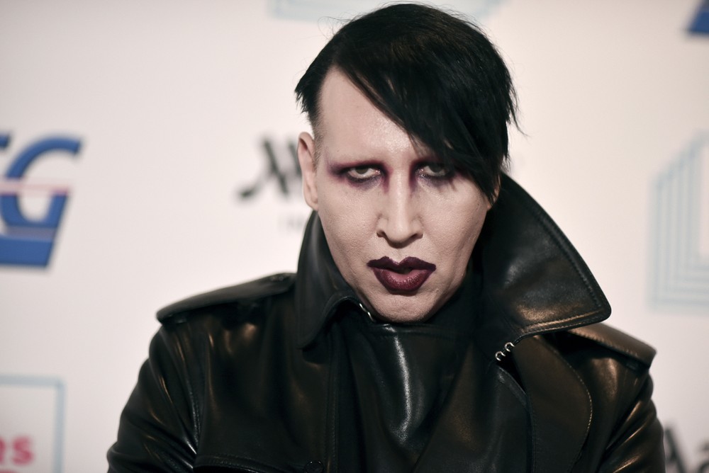 g1's tweet photo. Fãs se revoltam após anúncio de Marilyn Manson no The Town; entenda https://t.co/I2nJo7cgFa https://t.co/LzDd1gDzjq