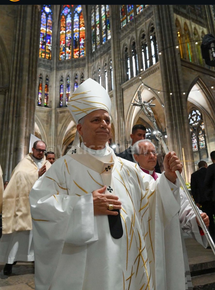 RichRaho's tweet photo. Pope at Mass in Metz: “…it is not true that those who seek revenge are stronger than those who forgive.  It is not true that those who refuse to yield are stronger than those who seek reconciliation.  It is not true that those who walk away are stronger than those who face the challenge of walking together.”