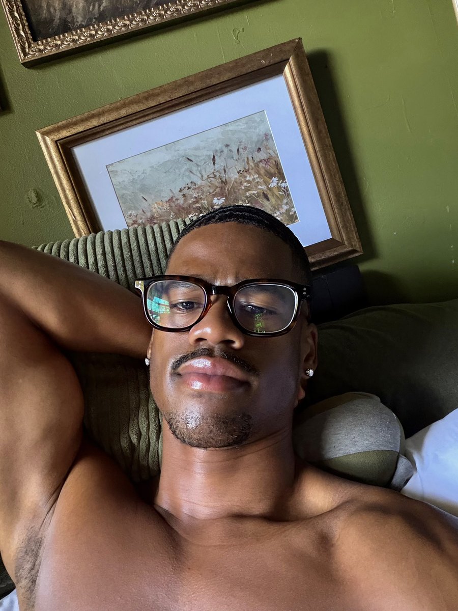 RllyGene's tweet photo. New glasses https://t.co/fTykWENR7x