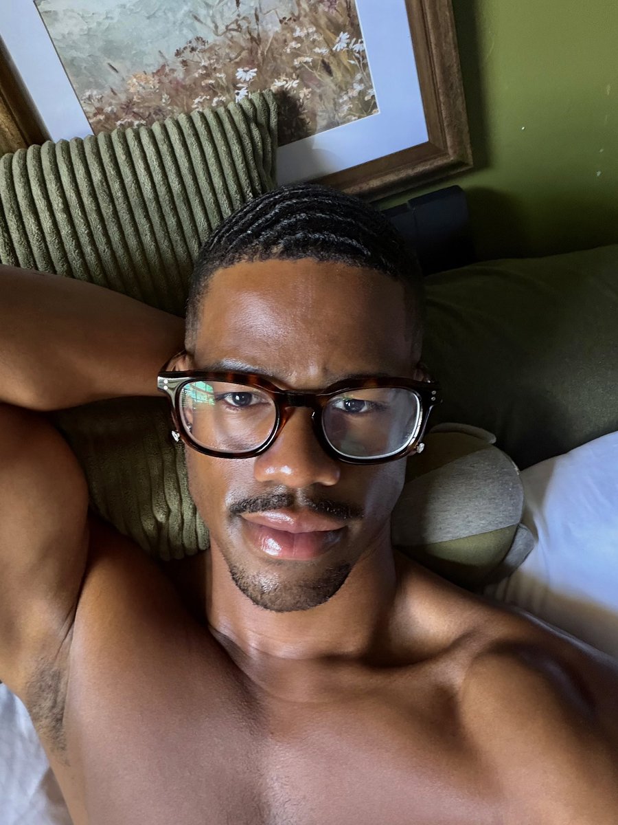 RllyGene's tweet photo. New glasses https://t.co/fTykWENR7x