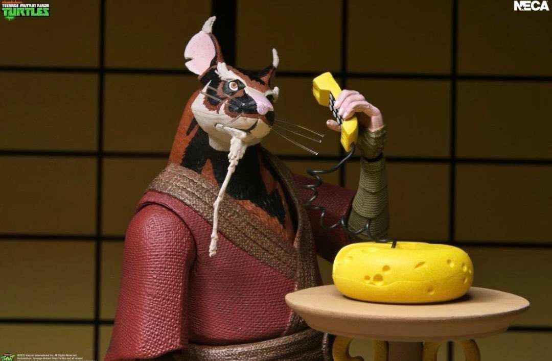 The_SpaceFerret's tweet photo. NECA TMNT 2012 Splinter IS SOFT!!! His robe isn’t stiff like we all thought he would be!!! His accessories and hood is awesome!!! https://t.co/c3JRxnjrUe