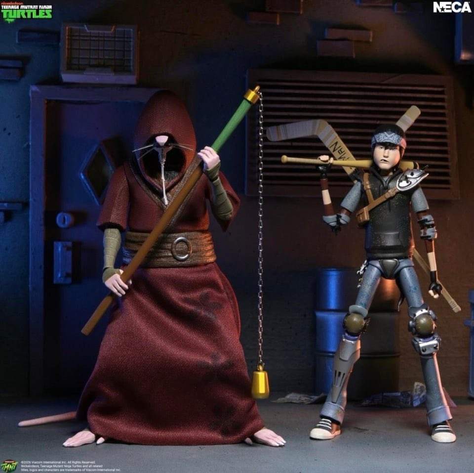 The_SpaceFerret's tweet photo. NECA TMNT 2012 Splinter IS SOFT!!! His robe isn’t stiff like we all thought he would be!!! His accessories and hood is awesome!!! https://t.co/c3JRxnjrUe