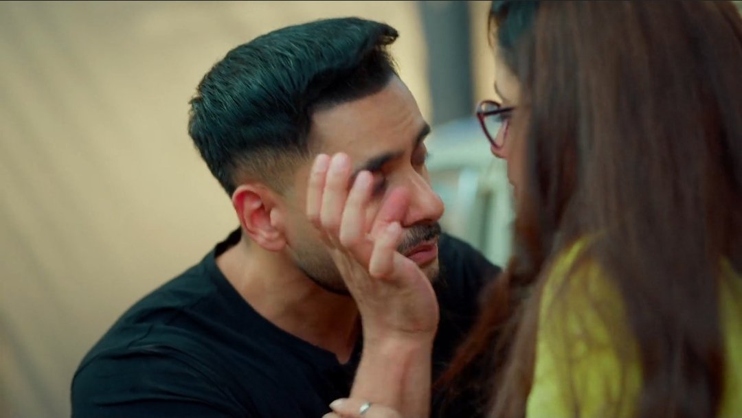 Smriti_2899's tweet photo. Both Adnan and Ayesha were phenomenal in today’s episode. One of their best performances in the show. ❤️

They acted so brilliantly that you’d never feel that neither of them has experienced parenthood in real life. 

Every single emotion was absolutely on point. 👏👏

#Mannat https://t.co/6aZ2ZQUdaf