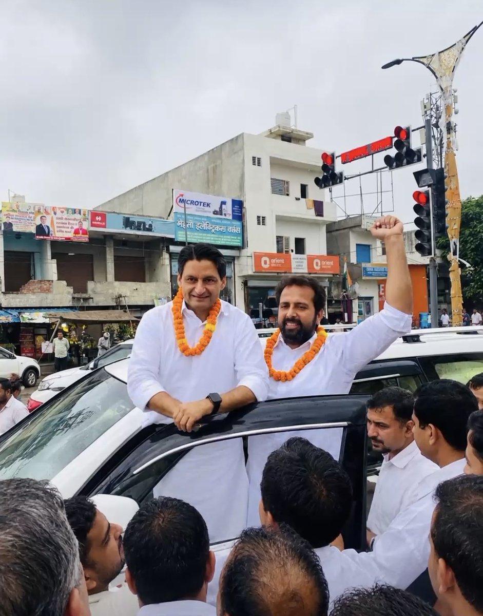 umeshkamboj5's tweet photo. आज यमुनानगर जाते हुए रादौर पहुँचने पर साथियों सहित भाई @DeependerSHooda जी का स्वागत किया !

उमेश बुबका
हल्का रादौर
#Haryana #Congress #Radaur https://t.co/K7DPxrHEUa