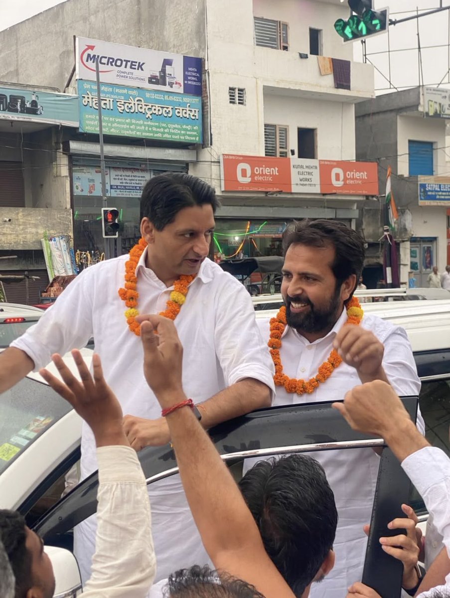 umeshkamboj5's tweet photo. आज यमुनानगर जाते हुए रादौर पहुँचने पर साथियों सहित भाई @DeependerSHooda जी का स्वागत किया !

उमेश बुबका
हल्का रादौर
#Haryana #Congress #Radaur https://t.co/K7DPxrHEUa