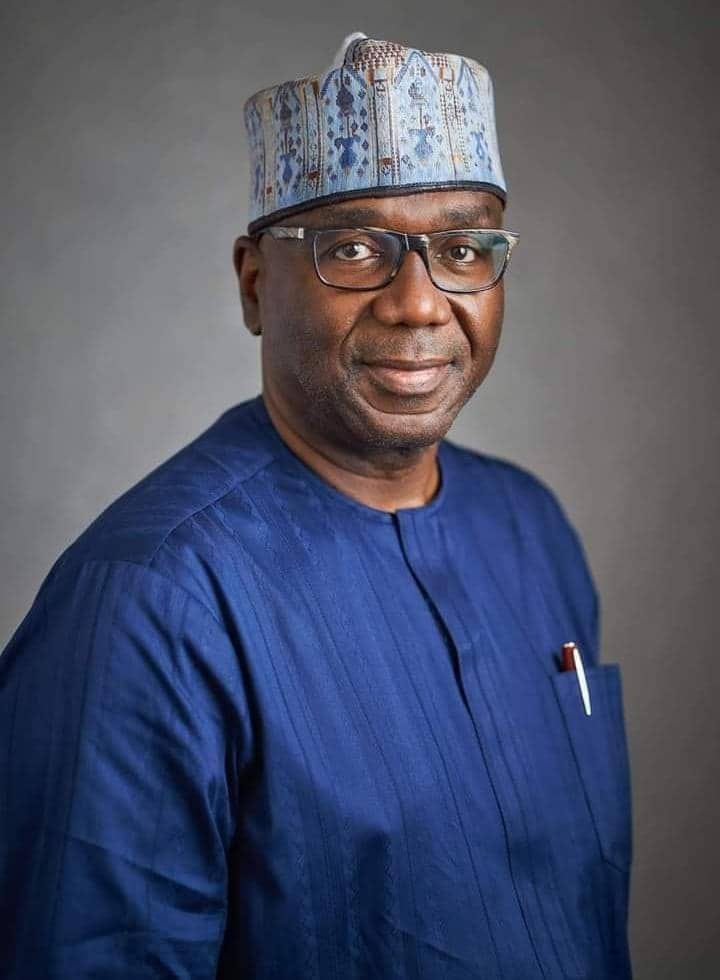 Ade_Nurayn's tweet photo. Wow I'm just getting to know now that Senator Khairat Gwadabe and Governor Abdulrahman Abdulrazak are siblings...

She's 3 years older than the Governor. https://t.co/pGTUjdvfIR