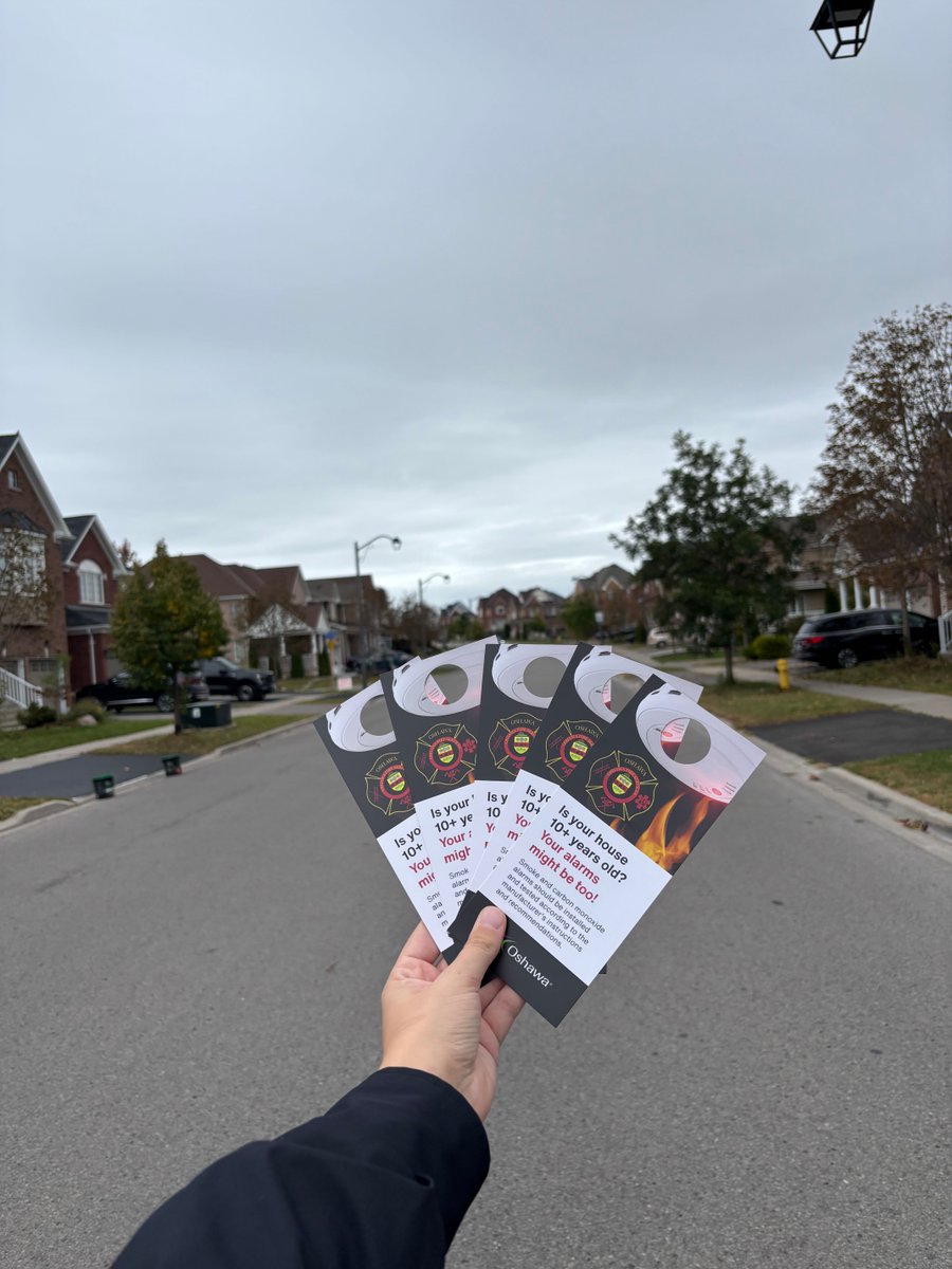 OshawaFire's tweet photo. It is #TestYourSmokeAlarmDay and we might be in your neighbourhood! 

Our crews will be spreading the word today about the importance of testing your smoke and CO alarms, so keep a look out! 

Taking 30 seconds every month can make a difference in an emergency situation! https://t.co/882CXrDSG6