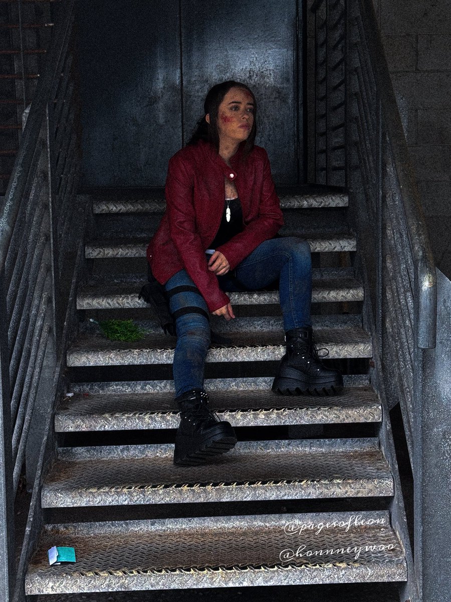 pagesofleon's tweet photo. posting this here and on @honnneywoo 
but here’s some photos of my Claire cosplay from Epic Con on Saturday that I went to!! Was my first time cosplaying to a con! 🥹🥹

#residentevil #claireredfield #claireredfieldcosplay #residentevilcosplay #re2r #residentevil2remake #epiccon https://t.co/LQ2VnfYGtG