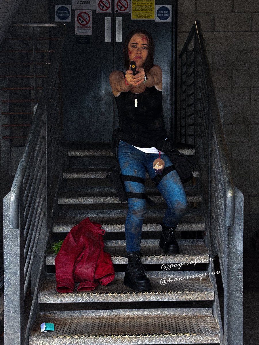pagesofleon's tweet photo. posting this here and on @honnneywoo 
but here’s some photos of my Claire cosplay from Epic Con on Saturday that I went to!! Was my first time cosplaying to a con! 🥹🥹

#residentevil #claireredfield #claireredfieldcosplay #residentevilcosplay #re2r #residentevil2remake #epiccon https://t.co/LQ2VnfYGtG