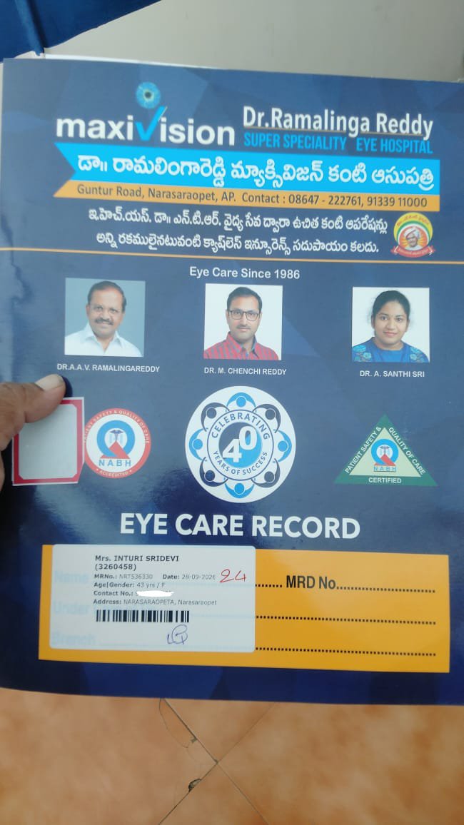 IttluRam's tweet photo. Amma ki konni yrs sight tharwatha ninna okasari eye test ki thiskelthe sudden ga chukkalalu vochei annaru🥺 operation ki oka 30k avthai antunnaru inko 2,3 days lo cheseyali lekapothey problm avthundi antunnaru please evvaraina help chesthara situation assalu baledu🥺🙏 @gvprakash https://t.co/efCnhFQYFU