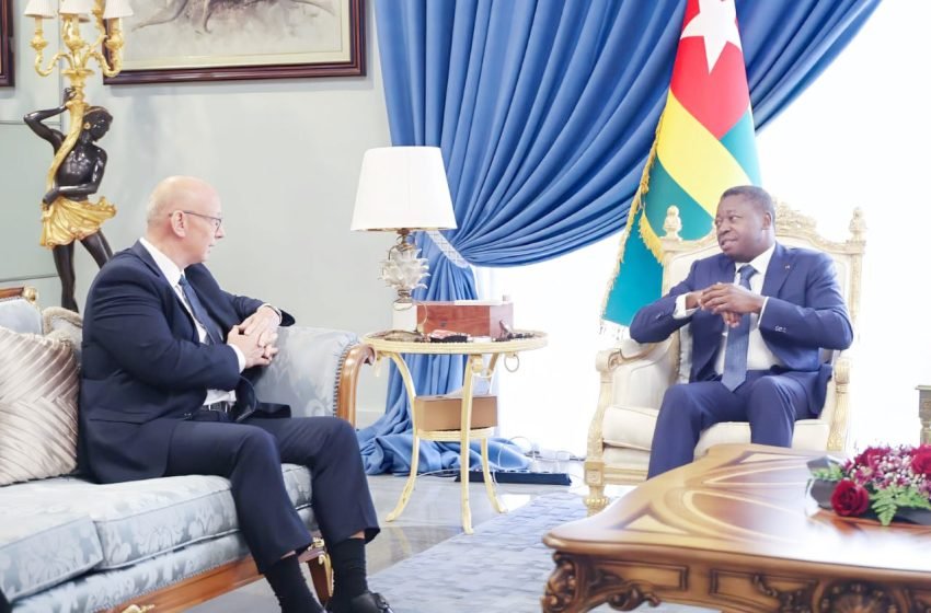 djagbl_agosso's tweet photo. La #diplomatie se traduit par des actions concrètes pour le quotidien des citoyens. Le #Togo et la #Hongrie passent à la vitesse supérieure pour moderniser l eau et l assainissement dans le Grand Lomé. Un partenariat solide qui porte ses fruits.
@FEGnassingbe #Lome https://t.co/4k16D4aBZA