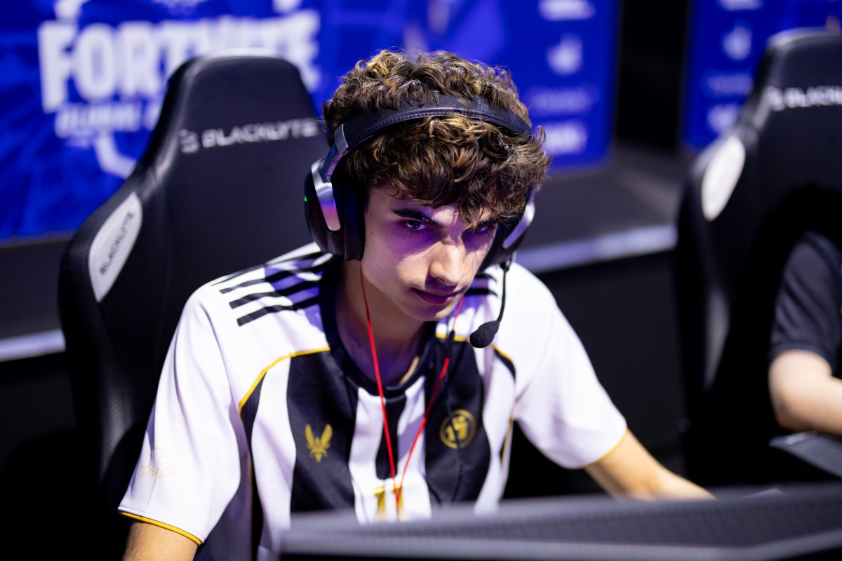 HvKGGs's tweet photo. On tient aussi à féliciter nos deux IGLs, qui ont chacun décidé de faire confiance à un rookie sans réelle expérience !

Ils ont réussi à se qualifier à la Coupe du Monde et à montrer de très belles choses 👏

Pari réussi, maintenant focus sur 2027 pour eux 🫡

📸 Sophie Barrowclough
