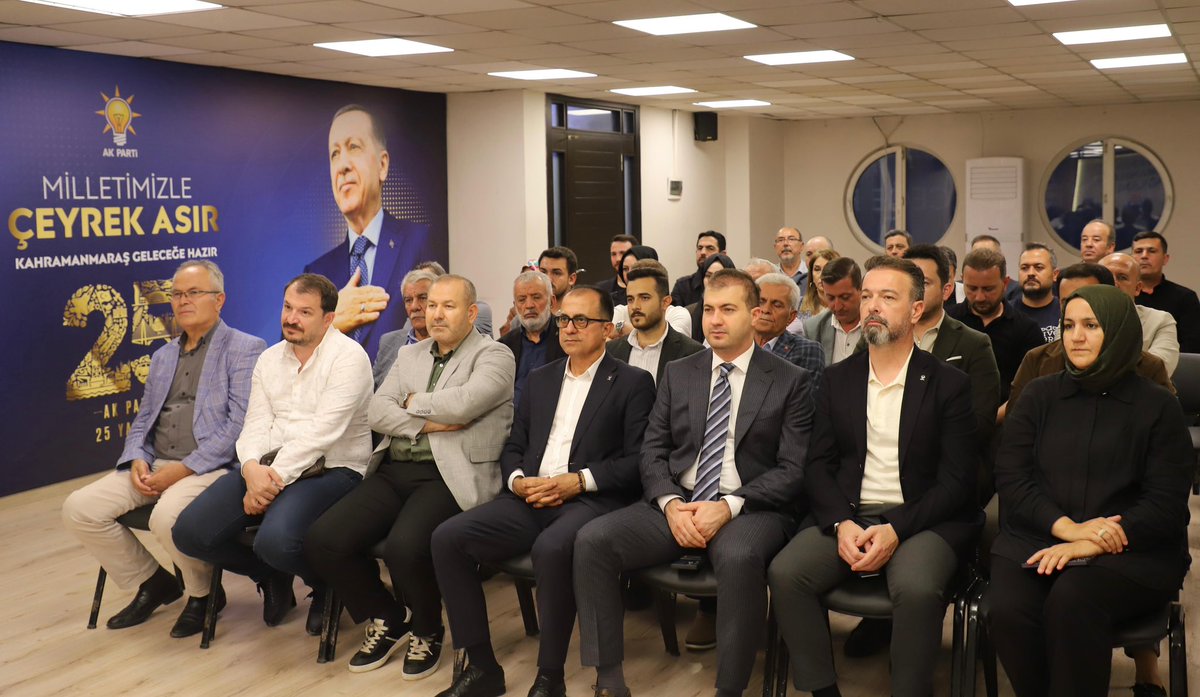 AkKahramanmaras's tweet photo. Haftalık Olağan İl Yönetim Kurulu toplantımızı; 
İl Başkan Yardımcımız, Siyasi ve Hukuki İşler Başkanımız Mustafa Evliya başkanlığında gerçekleştirdik.

Toplantımız hayırlara vesile olsun.

#AKPARTİ
#TürkiyeYüzyılı 
#Kahramanmaraş 🇹🇷 https://t.co/XdMNtXg4gi