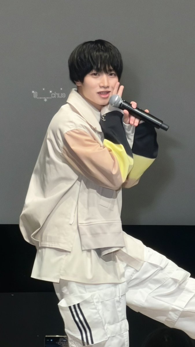 ____chue's tweet photo. 自分のファンの人が集まっている空間で、大事なことを話してくれたり、お知らせを真っ先にしてくれるの、いつもとても嬉しくて、愛だな、と思います
親知らず、早く良くなりますように🦷💧 https://t.co/AwH1O3J8uA
