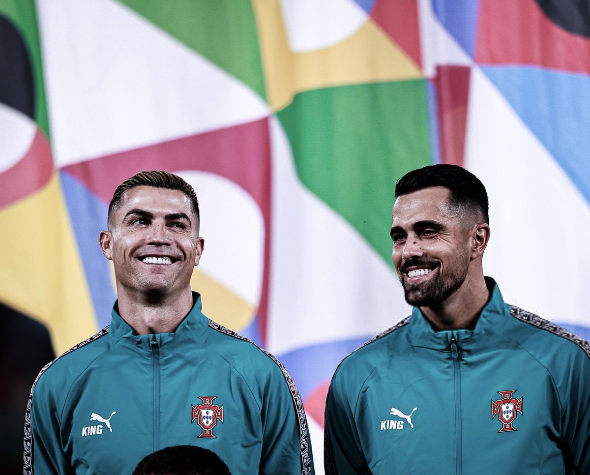 Notmetly's tweet photo. هدف رونالدو الـ 1000 لو بيدي من يصنعه بختار كوستا..
حامي العرين يورو 24 امم 25 مونديال 26 واحد الاعمدة ال 3 بالبحارة كريس نونو كوستا

اكن بقلبي احترام كبير له حامي العرين ومصدر الامان
 كورة طويله منه وتنتهي بهدف الالفية لكريس وش يمنع ؟ https://t.co/fYtoH9SffN