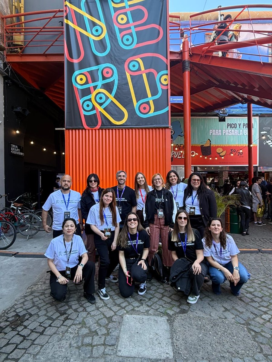 ReclutandoLatam's tweet photo. @nerdearla nos dejó ideas, aprendizajes y, sobre todo, personas. 💜

Este año, desde Reclutando Latinoamérica compartimos:

🙌 +25 voluntarios
💬 +70 entrevistas simuladas
🎤 ~140 personas en nuestras charlas
⚡ 4 Lightning Talks

Y detrás de todo esto hubo una comunidad enorme. https://t.co/riQV5zavis