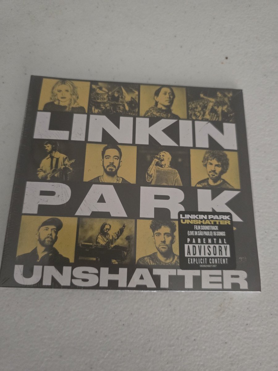 BladedChild's tweet photo. @linkinpark Got mine! Also my CD arrived! Waiting for the record to ship still https://t.co/YExCpTXIX0