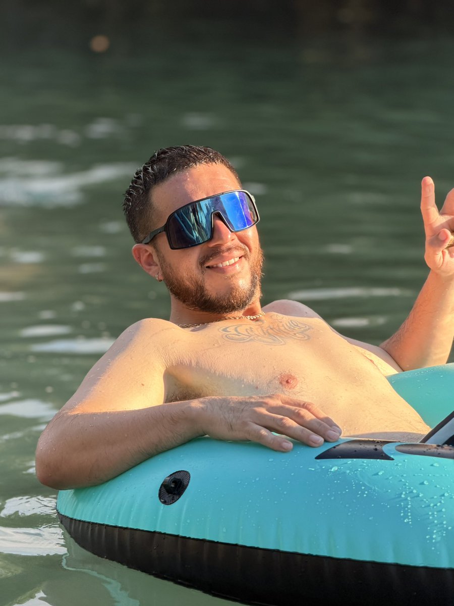 Redbeard9292's tweet photo. #NewBraunfels #Texas #Tubing was fun😎 https://t.co/35qBxqvJ6C