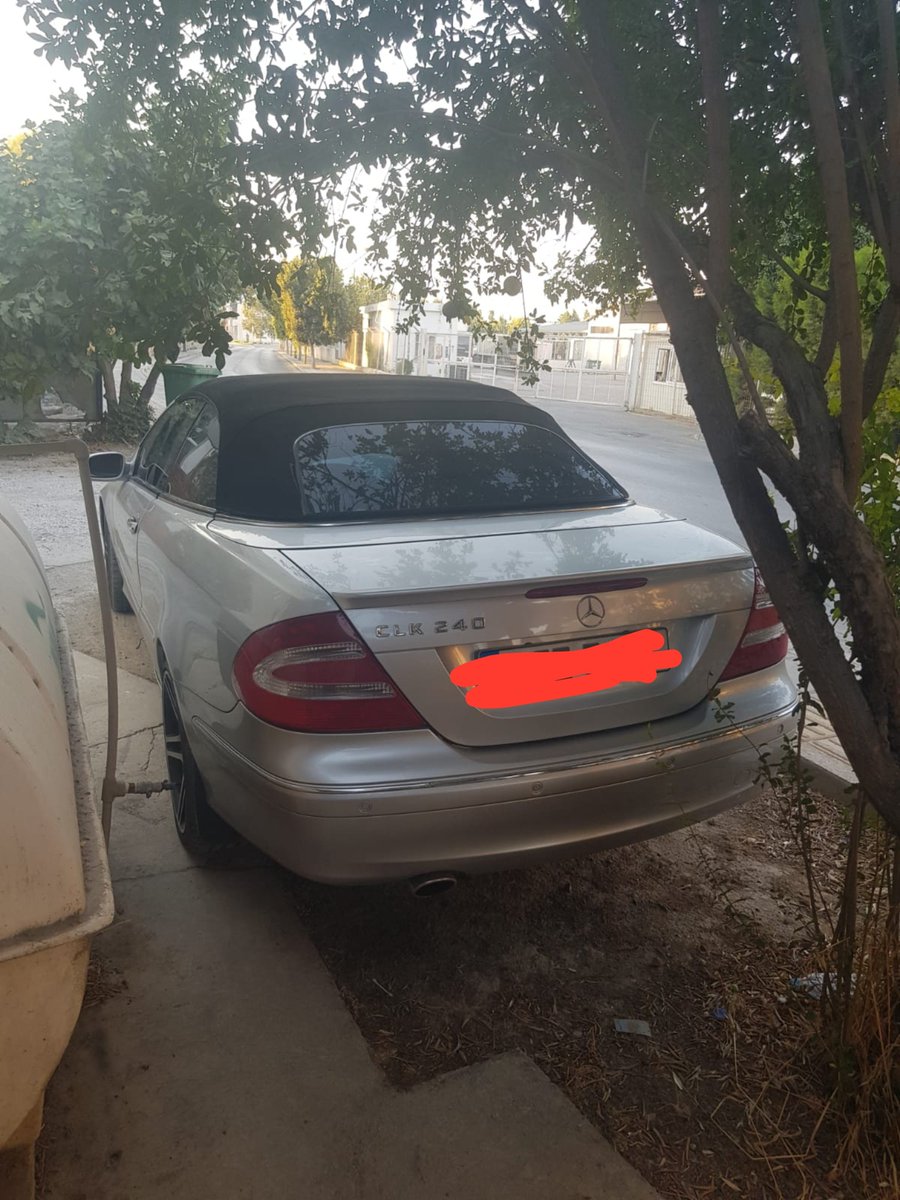fourringslove's tweet photo. @Feyzullaharazz Bizde de bir 10-11 sene önce yurtdışı bir tane C209 kasa M112 motor CLK240 vardı,eski sahibi motor içi internalları ve tesisatı 320'siyle değişmiş petrolden geri gelmiyorduk o dönem ama keyfi başkaydı. Ruhsatta da 2597 cc bırakmıştı biz de dokunmadık tabi😂 https://t.co/OMAs1TufQW